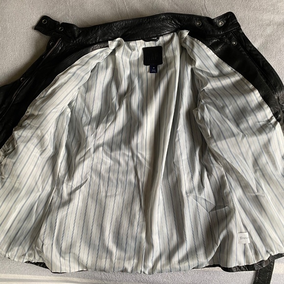 Vintage Gap black leather belted jacket, zipper and snap front Size M *LIKE NEW* - Picture 15 of 16